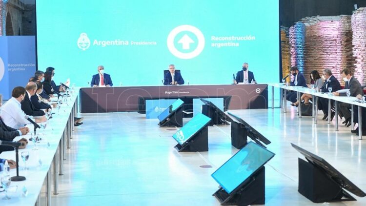 Fernández: «Ajustar la economía es dejar de crecer»