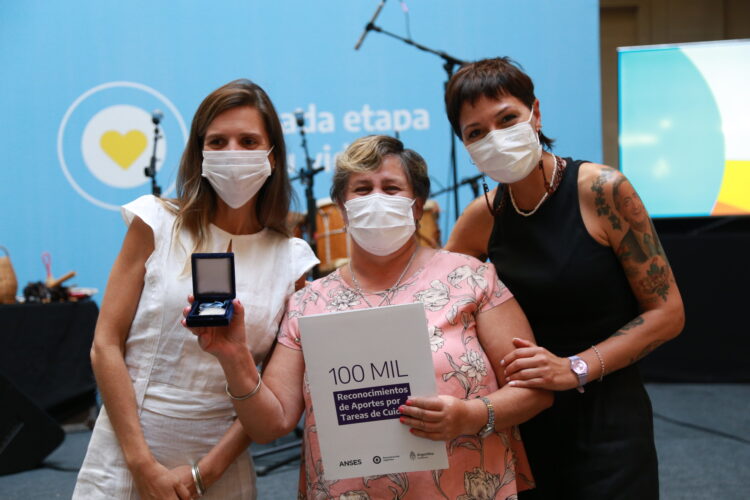 MÁS DE 100 MIL MADRES ACCEDIERON A SU JUBILACIÓN CON EL RECONOCIMIENTO DE APORTES POR TAREAS DE CUIDADO