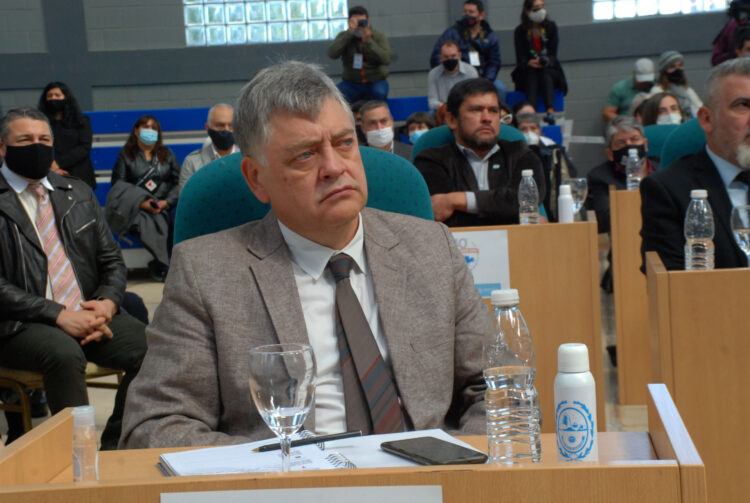 Diputado Oliva: “El anuncio de aumento salarial de la provincia oculta el ajuste de todos estos años”