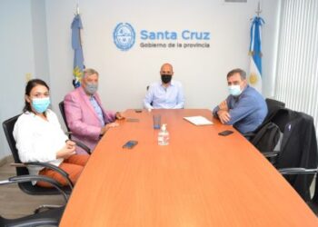Autoridades de Casa de Santa Cruz y de Pico Truncado articulan acciones para la localidad