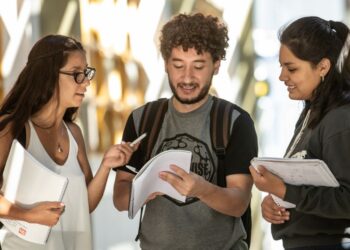 PAE abrió la convocatoria de su programa de Becas Universitarias para estudiantes de Chubut y Santa Cruz