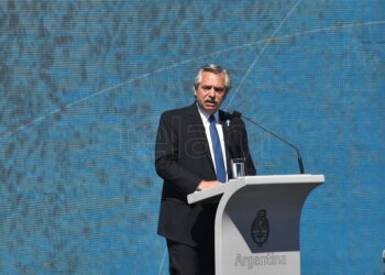 El Presidente exigió al Reino Unido retomar el diálogo y abandonar la presencia militar en Malvinas