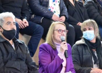 Alicia encabezó el acto de entrega de fortalecimientos a emprendedorxs de la Economía Social