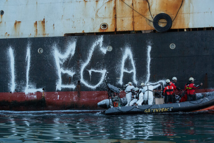Greenpeace enfrentó a los depredadores del océano