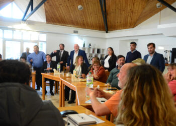 Tucu Tucu :  Legisladores se reunieron con propietarios