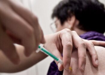 Vacunación antigripal: avanza la tercera etapa con adultos mayores