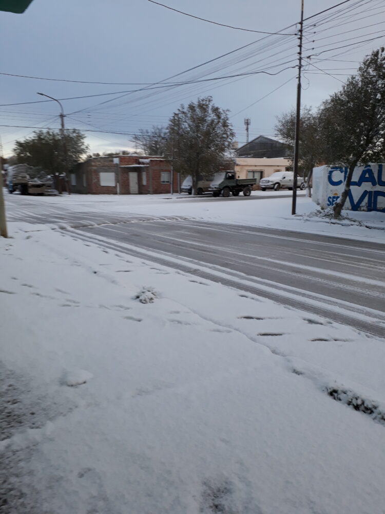 La nieve cubriò de blanco Pico Truncado
