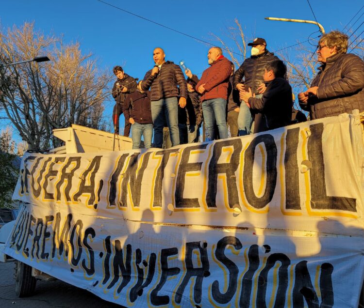 Asamblea petrolera en casa de gobierno: “Si alguien se tiene que ir es Interoil, no los trabajadores”