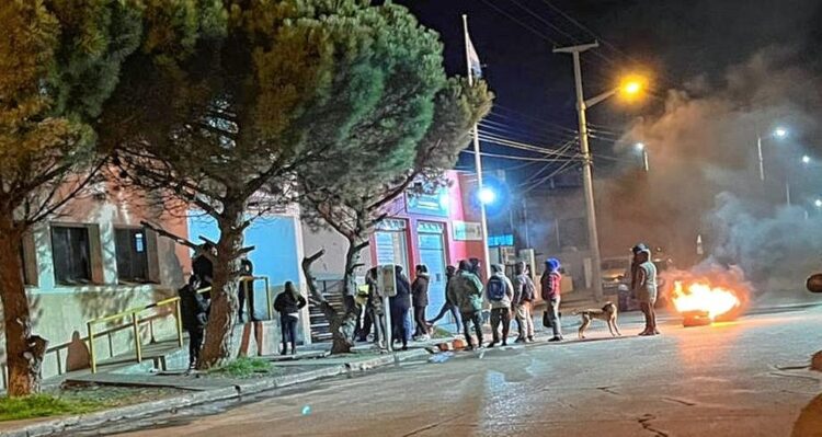 Puerto Deseado: Denunció que policías, entre ellos dos mujeres, intentaron violarlo