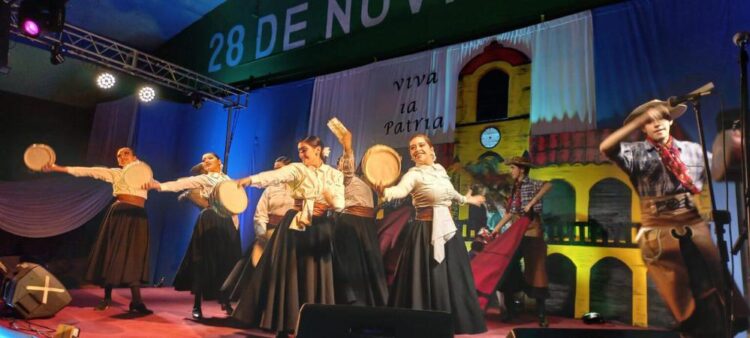 28 de Noviembre realizó una exitosa velada patriótica por el 25 de Mayo