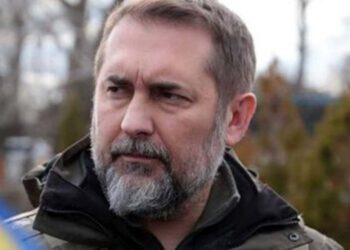 Ucrania admite que podría retirar sus tropas de la estratégica ciudad del Donbass