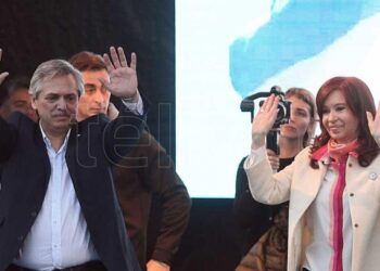 Alberto Fernández y Cristina Kirchner encabezarán el acto por los 100 años de YPF