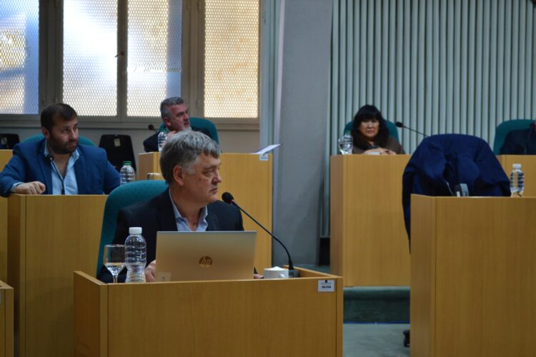 Diputado Oliva: “Es alarmante que sigan muriendo detenidos en las comisarías de Caleta Olivia”