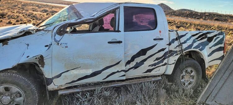 Conductor sufrió lesiones en la cabeza tras volcar cerca de Fitz Roy