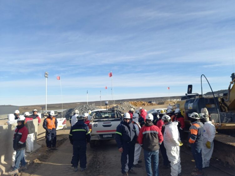 Santa Cruz: HUELGA EN YAMANA GOLD