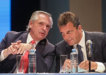 El Presidente reorganizó las áreas económicas y designó a Massa en un ministerio ampliado