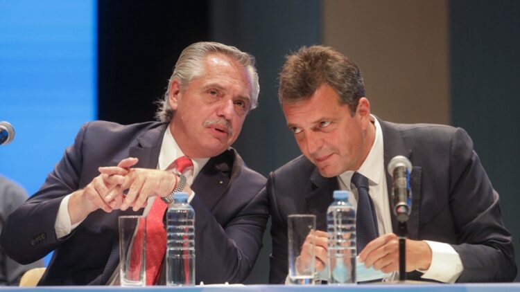 El Presidente reorganizó las áreas económicas y designó a Massa en un ministerio ampliado