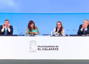 Cristina: «Quiero ayudar, pero ayudar no es esconder la basura abajo de la alfombra»