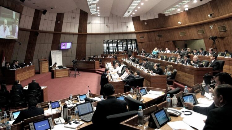 Paraguay: Tenso debate sobre el posible juicio político a la fiscal general por el caso Cartes