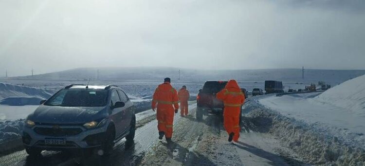 Chubut: Se trabaja en la asistencia a pobladores afectados por el temporal y se mantienen los controles en las rutas