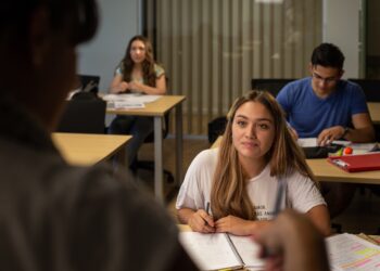 PAE junto a la Universidad de San Andrés lanzan una nueva edición de becas para estudiantes de Chubut y Santa Cruz