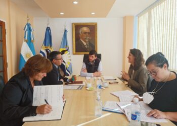 CON LA FIRMA DEL INTENDENTE MAURO CASARINI SE AVANZÓ EN LA CONFORMACIÓN DEL FIDEICOMISO MUNICIPAL  JUNTO A NEWMONT PARA OBRAS DE INFRAESTRUCTURA