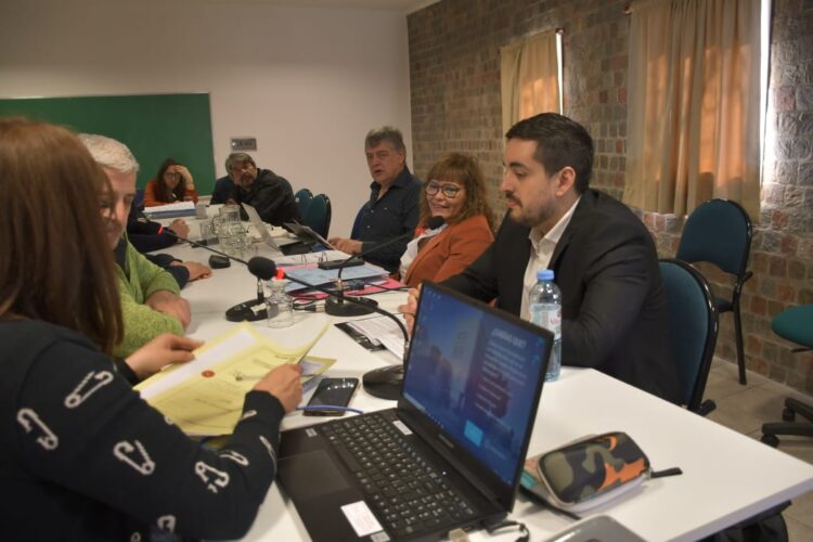 Durante la jornada de hoy, legisladoras y legisladores mantuvieron reuniones con invitados especiales analizando distintos proyectos.