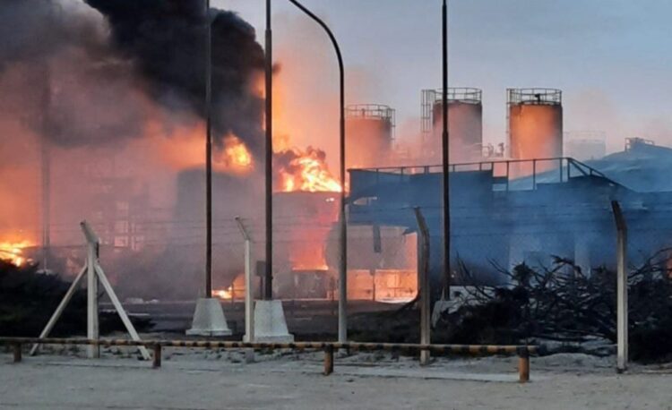 Petroleros del Chubut y Santa Cruz realizan paro activo por la tragedia de Plaza Huincul