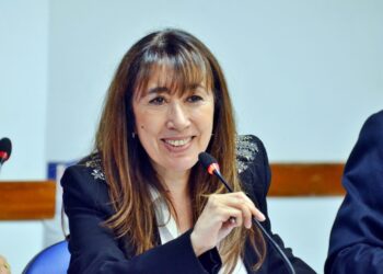 Roxana  Reyes  logró  dictamen  para una  nueva  ley  de  capacitación  sobre  derechos de  niñez