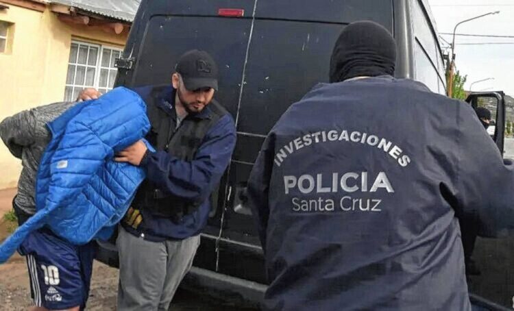 Una beba de 11 meses fue baleada en Caleta Olivia: hay un detenido y dos armas secuestradas