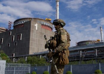Bombardeos sacuden otra vez gran central nuclear de Ucrania controlada por Rusia