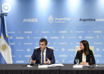 RAVERTA Y MASSA ANUNCIARON AUMENTO POR MOVILIDAD Y NINGUNA JUBILACIÓN QUEDARÁ POR DEBAJO DE LOS 60 MIL PESOS