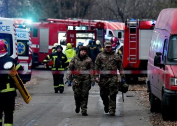 Masivos ataques rusos dejan varias localidades sin luz en Ucrania, incluyendo la mitad de Kiev