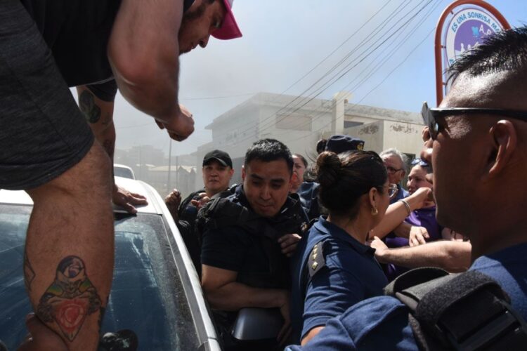 C. RIVADAVIA: Día de furia en el Jardín 406 ante presuntos abusos a 14 nenes de entre 3 y 5 años