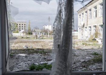 Rusia inició el retiro de la ciudad de Jerson, pero Ucrania sospecha que es una trampa