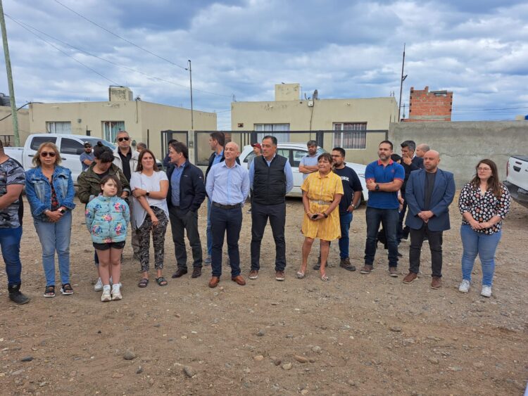 Inauguración red de agua en Caleta Olivia