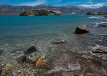 Lago Posadas: un oasis natural de ensueño por descubrir