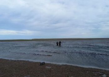 Bomberos y Prefectura Naval Argentina continúan con la búsqueda de personas desaparecidas en Puerto San Julián