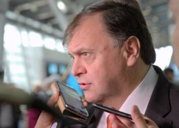 EL CALAFATE: MUNICIPIO Y EL SOEM ACUERDAN LLEVAR EL SUELDO MÍNIMO POR ENCIMA DE LOS 150 MIL PESOS.