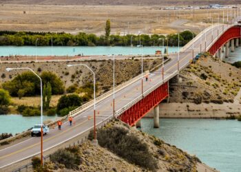 VIALIDAD NACIONAL REALIZÓ LA APERTURA DE LA LICITACIÓN PARA LA REPARACIÓN INTEGRAL DE LOS PUENTES SOBRE EL RÍO SANTA CRUZ