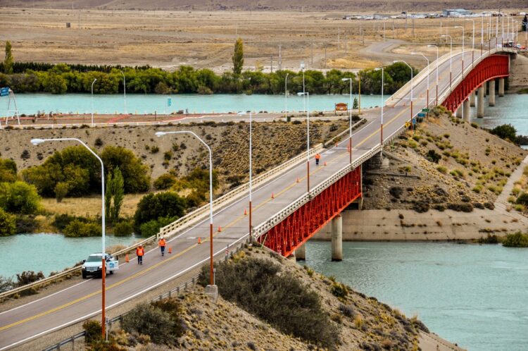 VIALIDAD NACIONAL REALIZÓ LA APERTURA DE LA LICITACIÓN PARA LA REPARACIÓN INTEGRAL DE LOS PUENTES SOBRE EL RÍO SANTA CRUZ