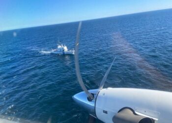 Prefectura rescató a tres pescadores en Río Negro y se continúa buscando a un cuarto