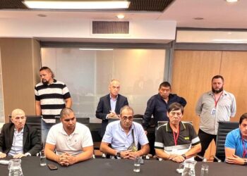 A DÍAS DE CERRAR LA PARITARIA MÁS IMPORTANTE DE LA HISTORIA, CLAUDIO VIDAL VUELVE A DISCUTIR AUMENTOS CON LAS CÁMARAS EMPRESARIALES