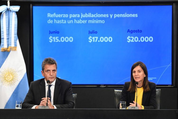 RAVERTA Y MASSA ANUNCIARON AUMENTO DEL 21% PARA JUBILACIONES, PENSIONES Y ASIGNACIONES