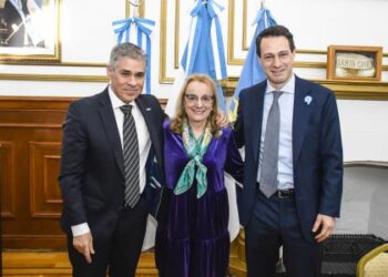 Hecho histórico: Alicia firmó acuerdo para comenzar la exploración de la formación Palermo Aike en Santa Cruz