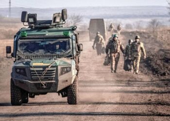 Nuevos bombardeos rusos sobre Ucrania dejan heridos y destrozos en el este del país