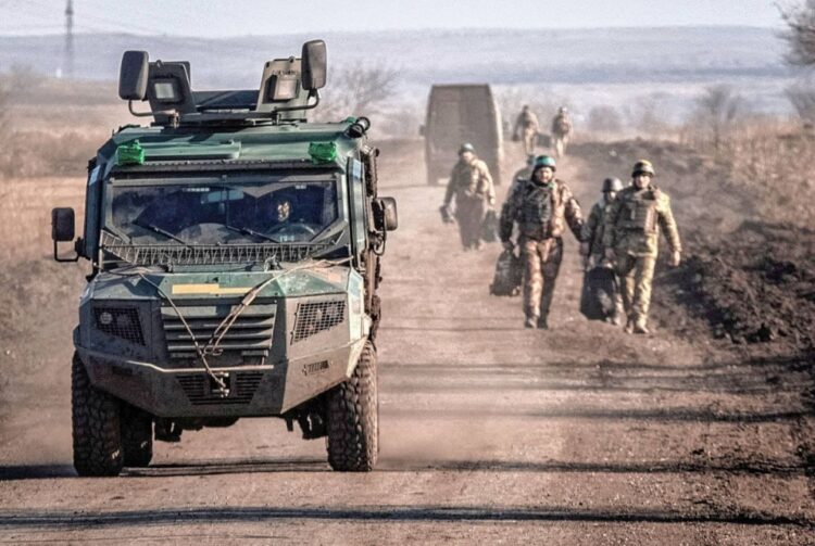 Nuevos bombardeos rusos sobre Ucrania dejan heridos y destrozos en el este del país