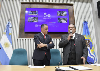 Juró como diputado Julián Carrizo