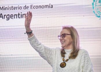 Alicia: “Con el aporte de YPF vamos a tener una nueva planta de ósmosis inversa en Santa Cruz”