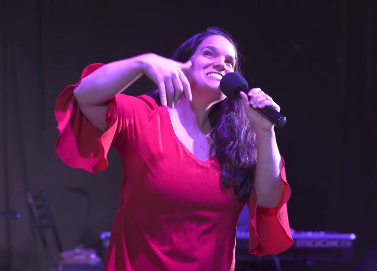 Gabriela Carel presenta  “Sur Arriba” en Buenos Aires